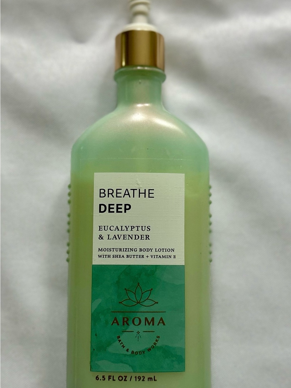 Bath & Body Works Breathe Deep Eucalyptus & Lavender Lotion - Picture 1 of 3